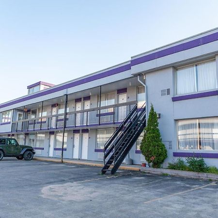 Knights Inn North Bay Exterior photo